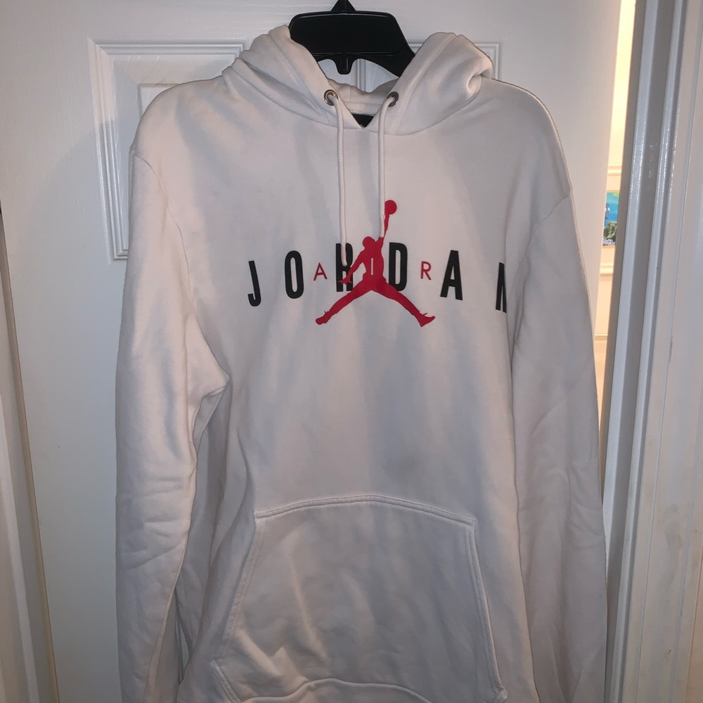 White Jordan sweatshirt. Barely worn. Size L.